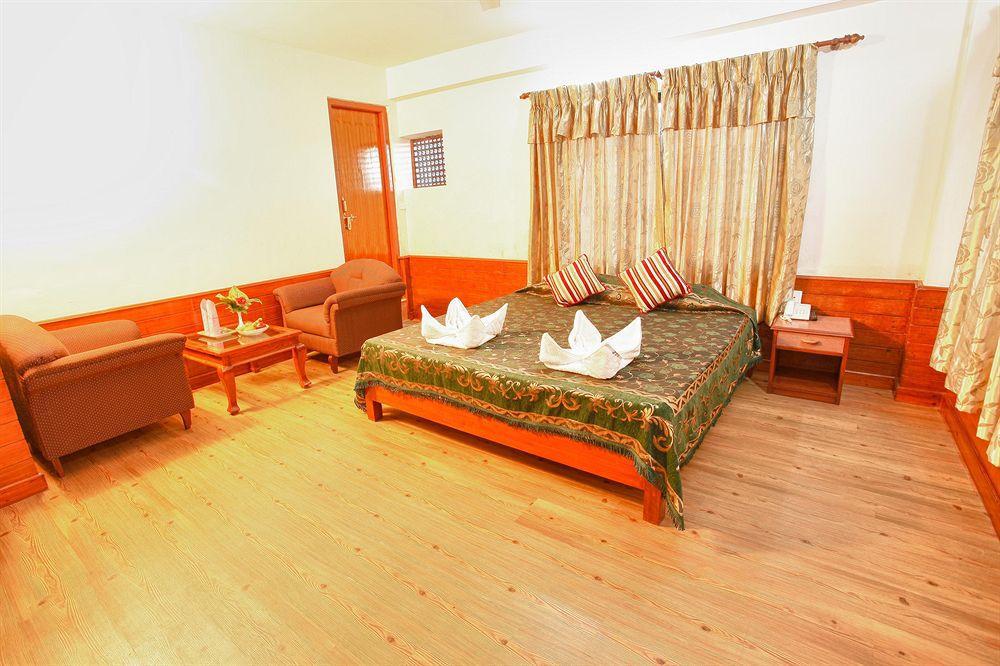 Hotel Crystal Palace Pokhara Exterior foto