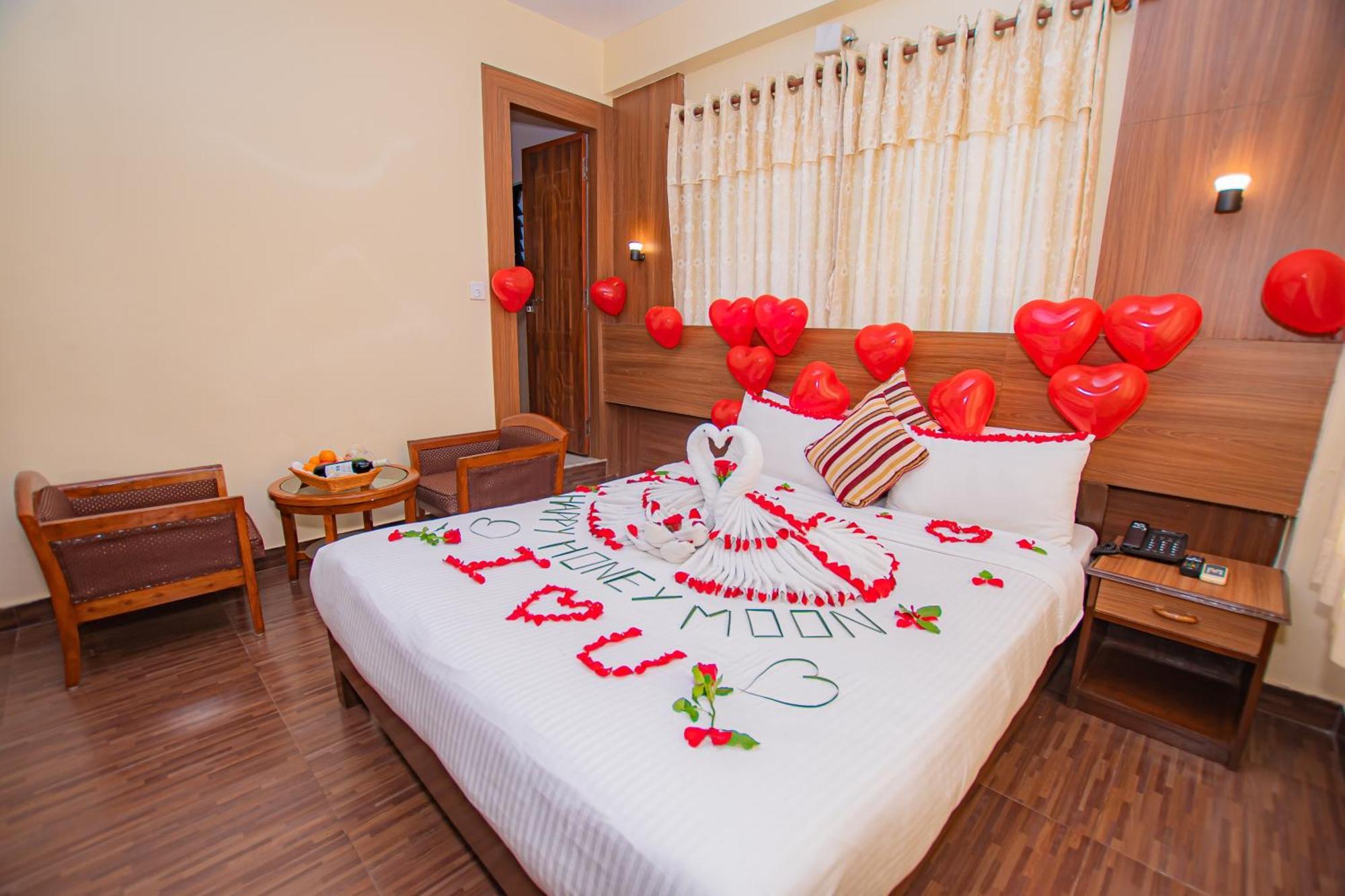 Hotel Crystal Palace Pokhara Exterior foto