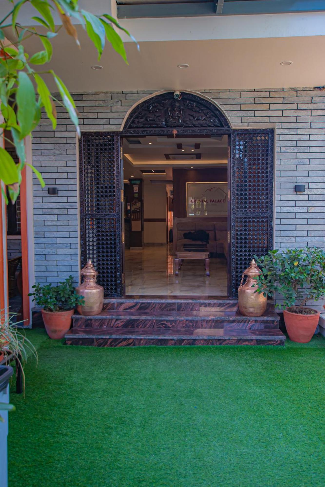 Hotel Crystal Palace Pokhara Exterior foto
